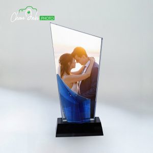 Ảnh pha lê trong hình tứ giác xanh